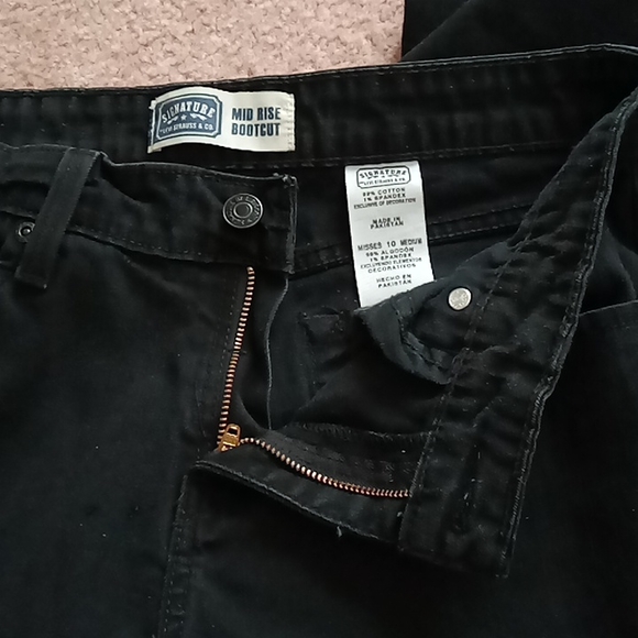 Levi's Ladies Black Jeans - Picture 7 of 7